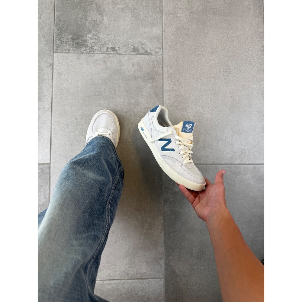 New Balance CT300CN3 Court Line Sneakers White Blue Mens Size 9.5 Low Top Shoes